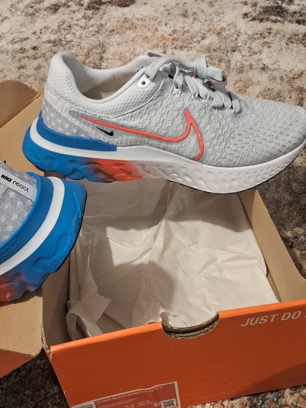 Nike Light Gray Running Shoes with Coral & Blue Accents/Nike REACT INFINITY RUN⭐ - Picture 8 of 8